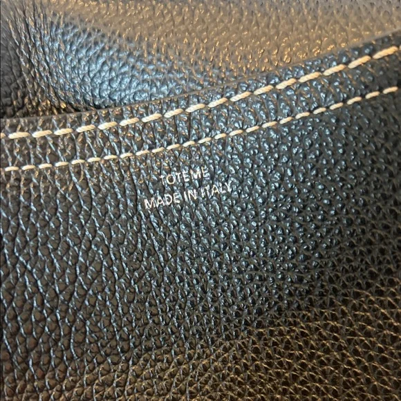 New Toteme t-lock bag in black with white contrast stitching - Picture 5 of 9